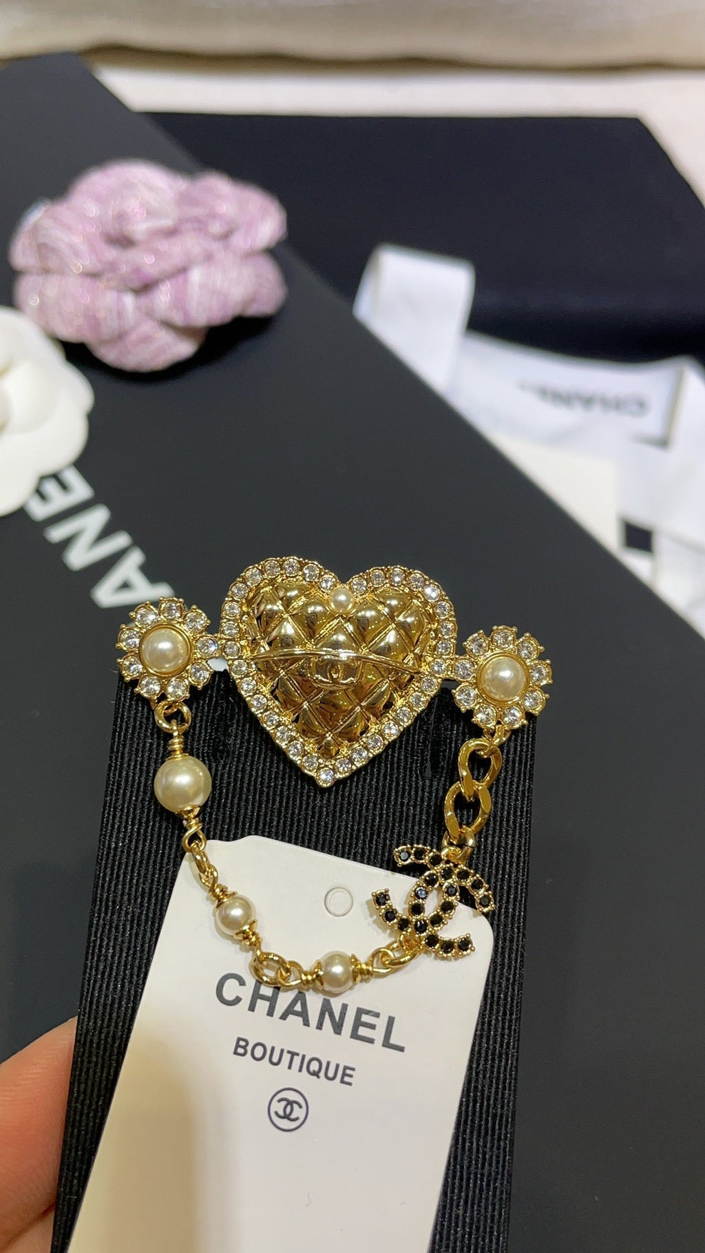 Chanel Brooch Gold 163085
