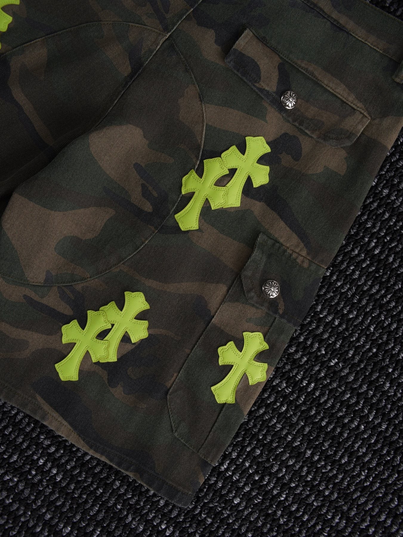 Chrome Hearts Camo Cross Patch Cargo Shorts — detail