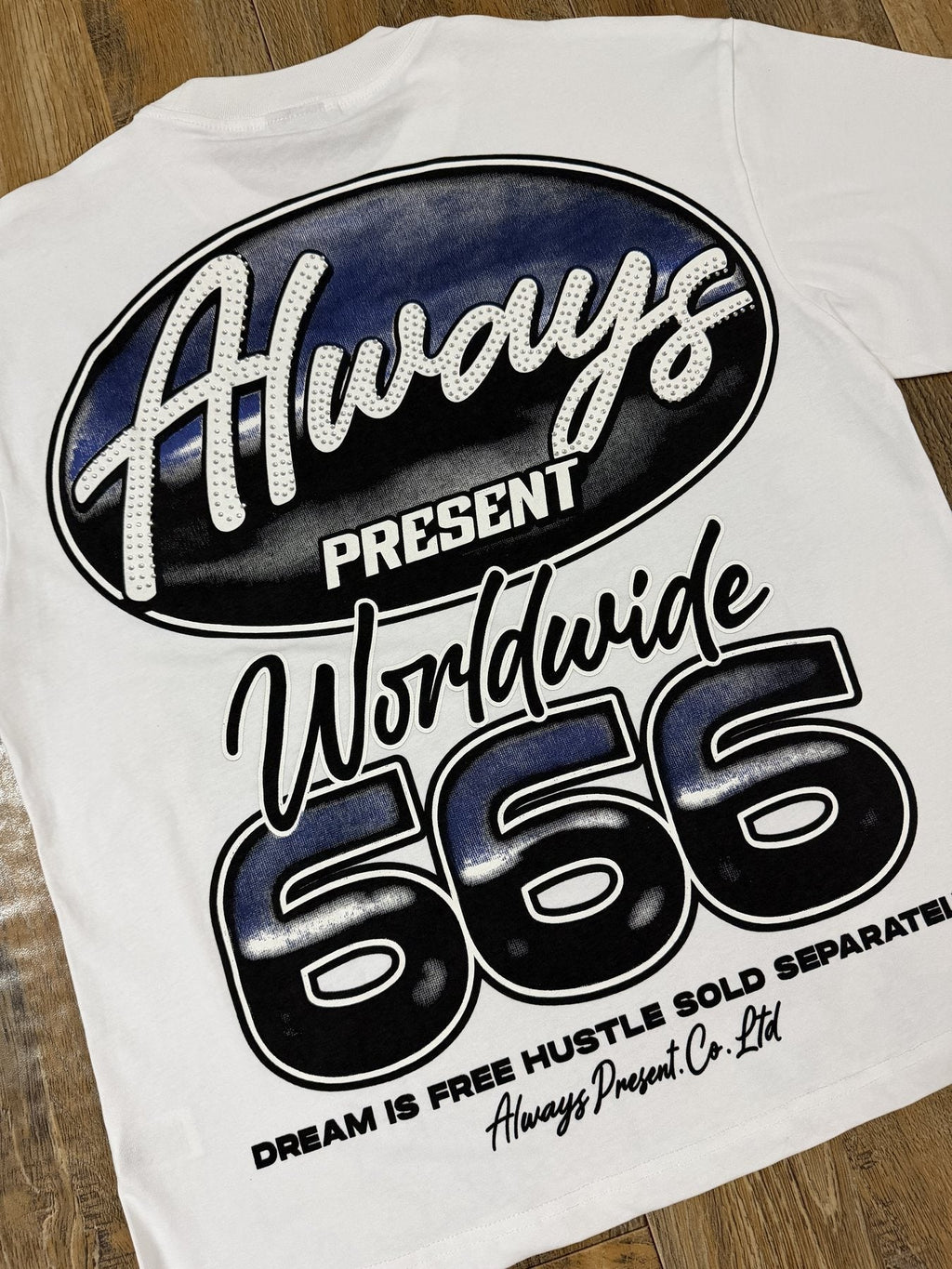 ALWAYS-PRESENT Eye Graphic Short-Sleeve T-Shirt — detail